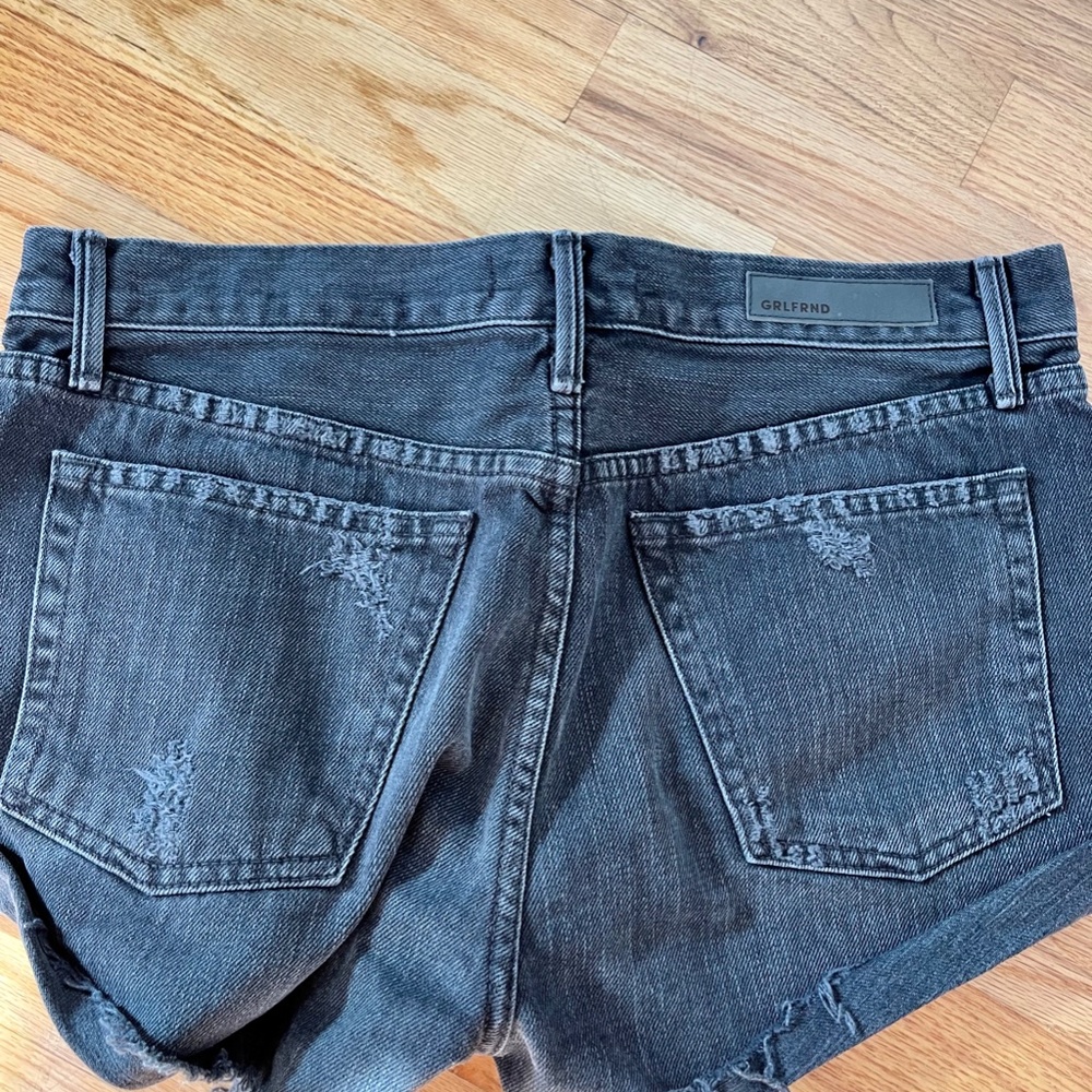 GRLFRND Black Adriana Slouchy Short in I Just Fall In Love Again (26) - Picture 8 of 8